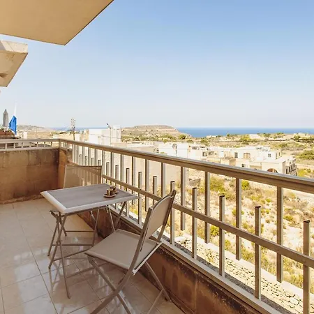 Spacious 3br Sea View Flat Near Ramla Bay