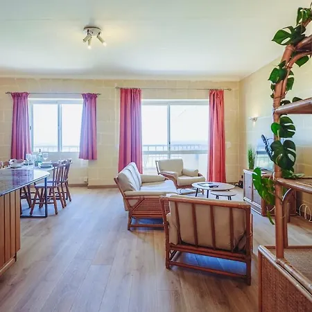 Apartment Spacious 3br Sea View Flat Near Ramla Bay *